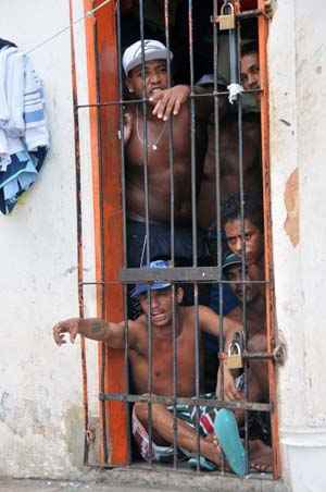 Presos do Centro de Custódia de Presos de Justiça - CCPJ, do Complexo Penitenciário de Pedrinhas reclamam de lotação e maus tratos