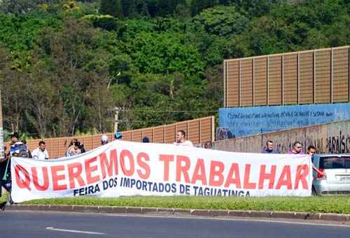 Feirantes pedem reabertura de bancas interditadas