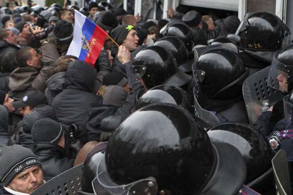 Manifestantes pró-Rússia na Ucrânia