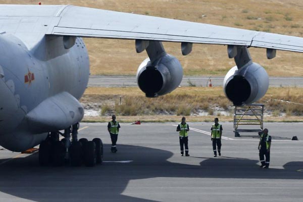 Avião chinês usado na busca pelo MH370 da Malasya Airlines é inspecionado em aeroporto