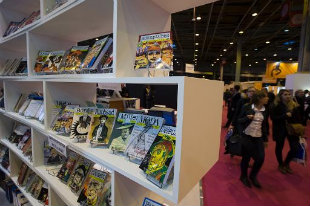 Pessoas são vistas na 34ª edição do Salão do Livro de Paris, em 22 de março de 2014