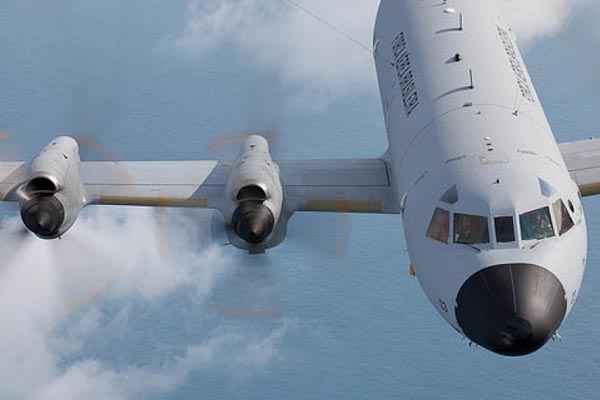 O P-3 Orion, da FAB, tem sensores capazes de detectar peças de metal