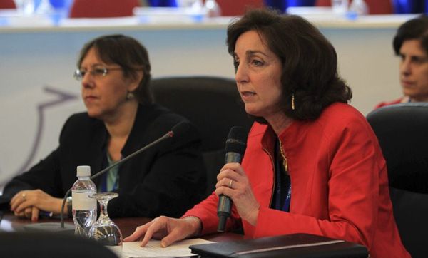 Roberta Jacobson: Estados Unidos avaliam algum tipo de 