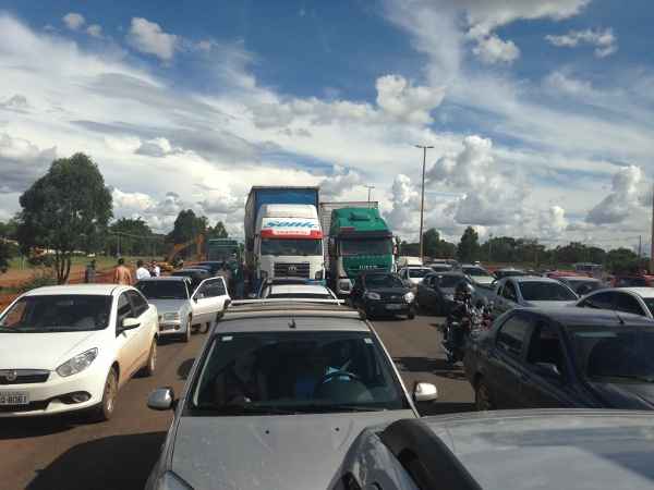 As duas pistas da Epia foram bloqueadas na altura do Park Way