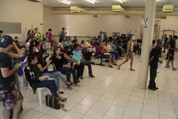 A 14ª zona eleitoral, na 510 Norte, teve movimento intenso durante o fim de semana: eleitores têm até as 18h de hoje para se recadastrarem