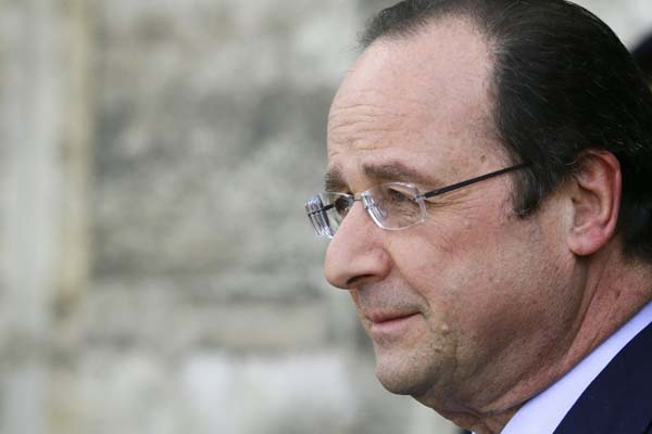 François Hollande vai discursar às 18h desta segunda-feira, segundo o Palácio do Eliseu