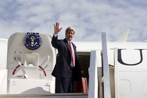 Kerry se despede ao deixar Tel Aviv: dois encontros para tentar acordo de paz