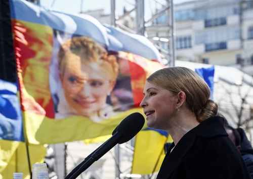 Tymoshenko, uma das líderes da Revolução pró-ocidental Laranja, em 2004, é creditada com cerca de 8% dos votos nas pesquisas