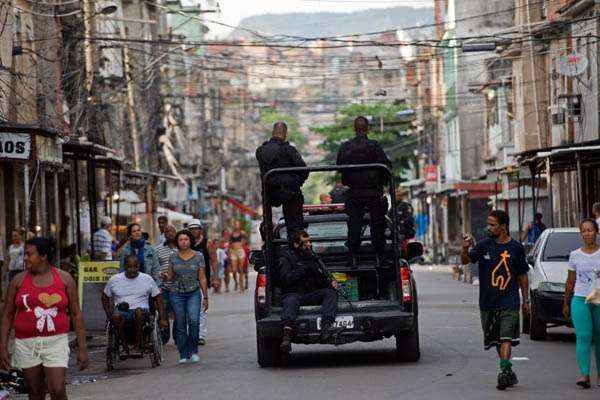 As tropas federais chegaram ao complexo no início da manhã de hoje