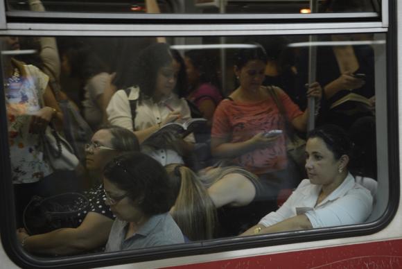 Nos três primeiros meses deste ano, 33 homens foram detidos na capital paulista, acusados de assédio nos vagões e nas estações de metrô e trem