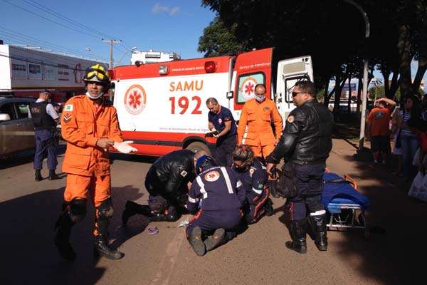 Hélio Prates: Samu presta socorro a pedestre atropelada