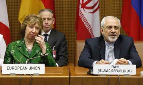 A chefe de política externa da União Europeia, Catherine Ashton e o ministro das Relações Exteriores do Irã, Mohammad Javad Zarif, durante reunião em Viena