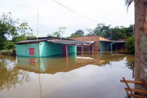 População de Rondônia sofre com a cheia há dois meses