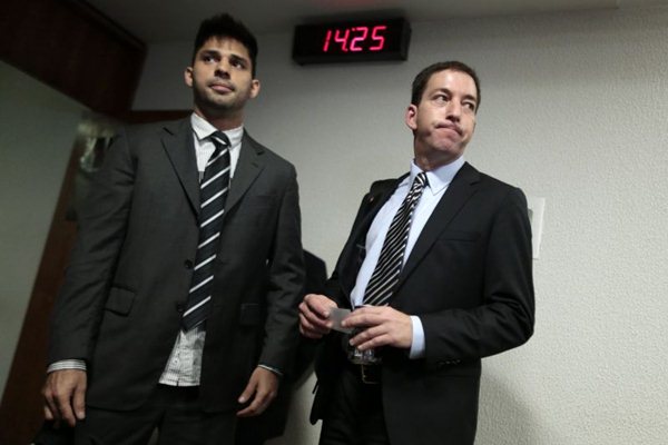 Jornalista que auxiliou Snowden no caso de espionagem volta aos EUA