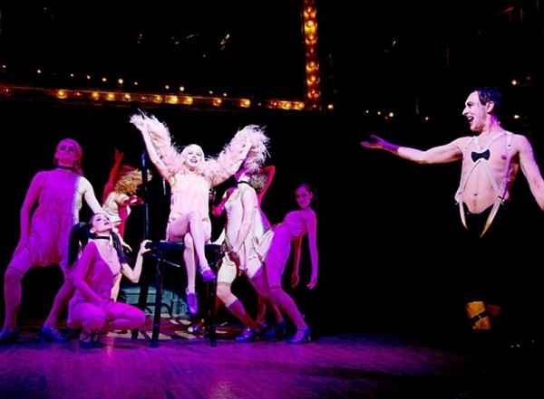 Celebridades Broadway. Alan Cumming em Cabaret