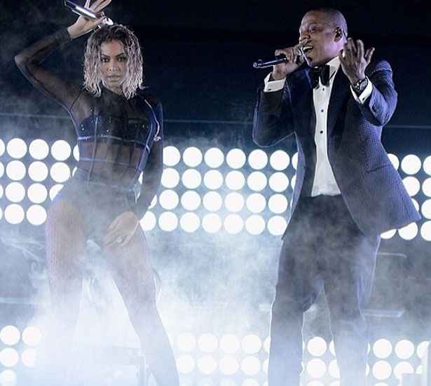 Beyoncé e Jay-z cantam o single 'Drunk in Love' no Grammy deste ano