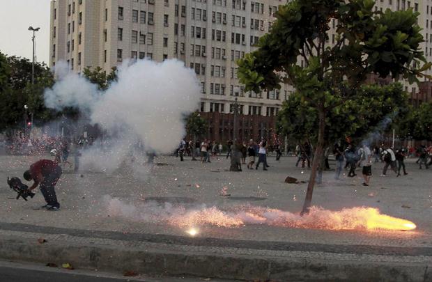 Cinegrafista Santiago Andrade foi atingido por morteiro durante protesto do passe livre