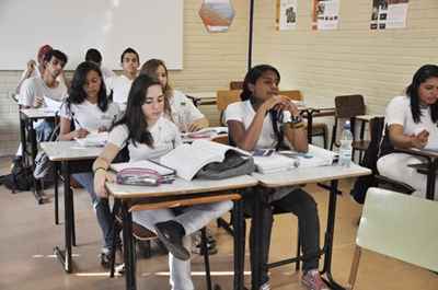 Experiência mostrou que estudantes do ensino médio passaram a praticar em sua vida pessoal o que aprenderam de educação financeira na escola