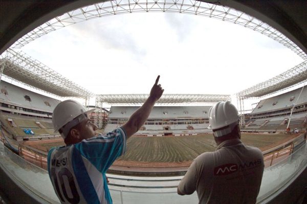 Morte em estádio de Cuiabá: segundo apurações preliminares da polícia, o operário foi eletrocutado porque não teriam sido tomadas medidas preventivas de controle de acidente