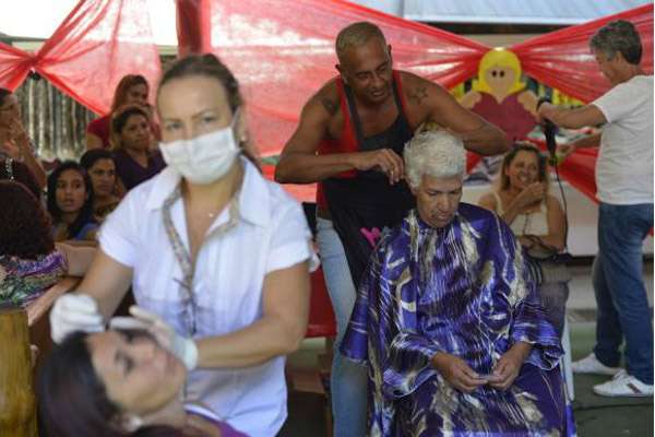 Corte de cabelo e maquiagem são oferecidos às mamães neste domingo no Guará