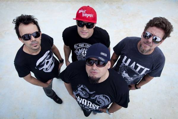 O rock feito em casa: banda se reinventa em Cantigas de roda