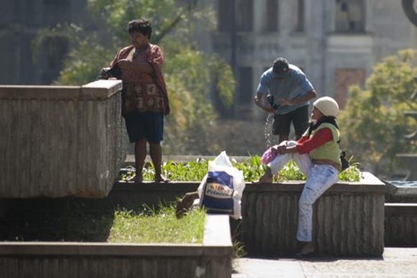 Os centros POP foram previstos pelo decreto nº 7.053, de 23 de dezembro de 2009. Começou em 2013 o levantamento de dados sobre essas unidades