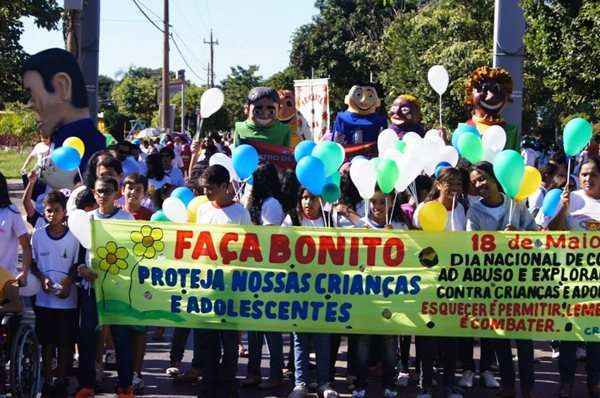 Crianças e adolescentes do Gama celebram evento em combate à exploração sexual. O Dia Nacional de Combate ao Abuso e à Exploração Sexual Infantil é comemorado em 18 de maio, mas o evento foi adiantado para não chocar com a programação oficial no Plano Piloto