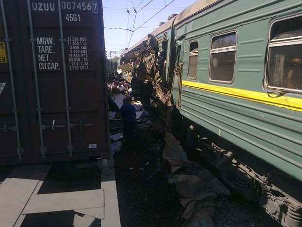 Um trem de carga se chocou com outro de passageiros, em Moscou