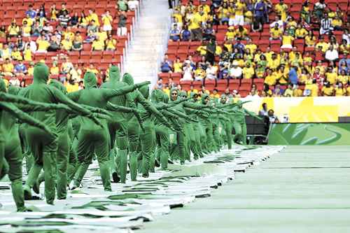 Na Copa das Confederações, no ano passado, os voluntários também participaram da festa de abertura no Estádio Nacional de Brasília Mané Garrincha