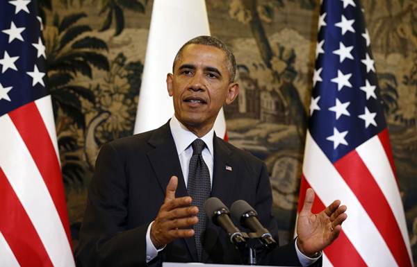 Presidente dos EUA, Barack Obama fala com o presidente da Polônia em conferência de imprensa no Palácio Belweder, em Varsóvia nesta terça-feira (3/6)