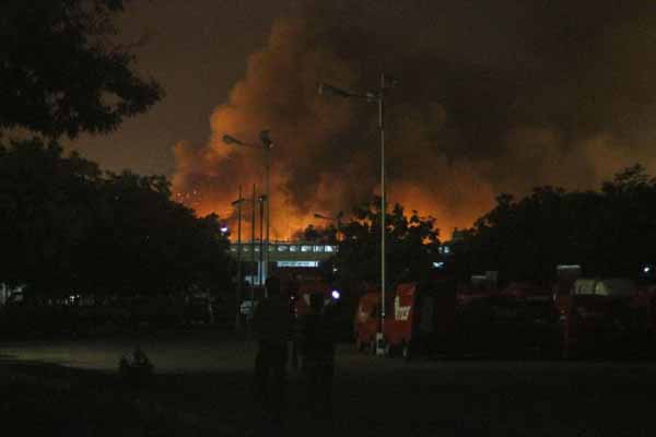 Dez terroristas, que também morreram, invadiram duas áreas do aeroporto com coletes de explosivos, granadas e lança-foguetes