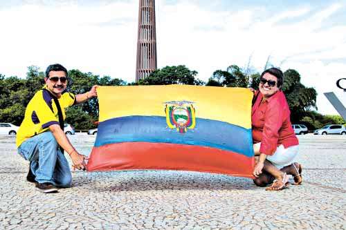 O casal equatoriano Luís e Mirian diz que o fato de a Copa ser no Brasil foi um incentivo para visitar a capital do país