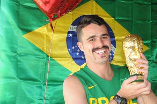 Lucas Solano fez da festa de aniversário uma homenagem à Seleção Brasileira