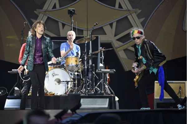 Rolling Stones em apresentação do 14 on Fire, na França