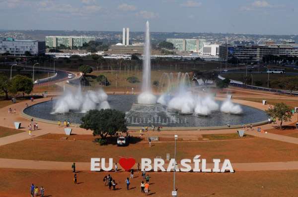 O mais novo monumento da cidade existe há pouco mais de uma semana e já virou cartão-postal