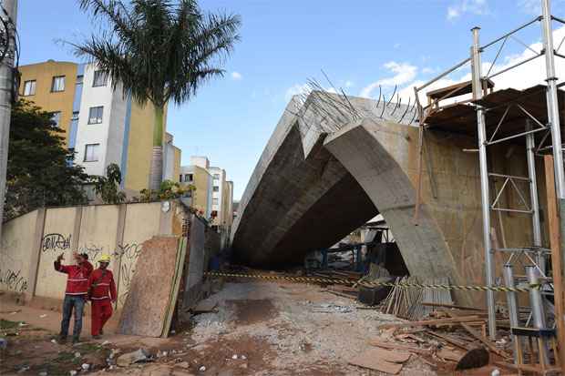 Residencial Antares fica ao lado de viaduto que desabou na Avenida Pedro I