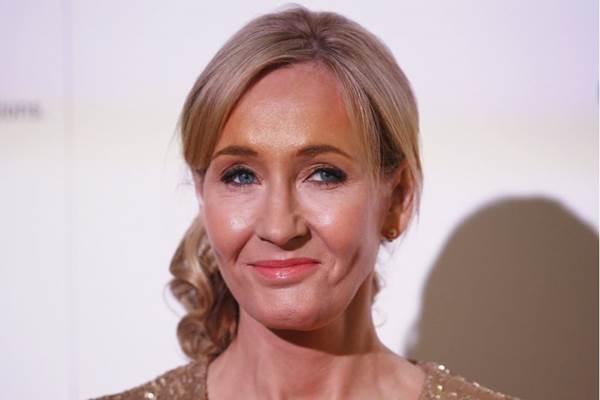 Rowling acaba de publicar  segundo romance policial sob o pseudônimo de Robert Galbraith