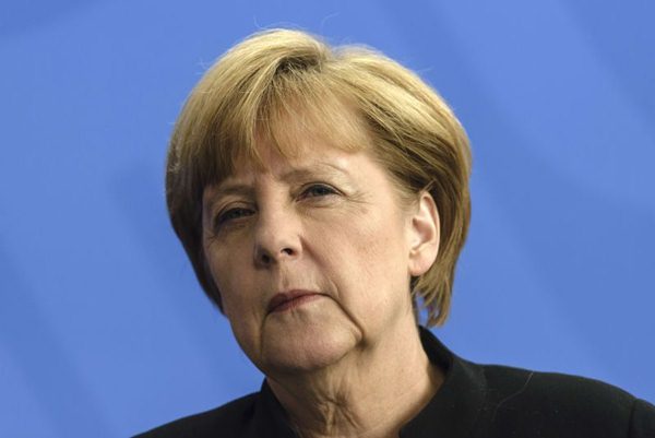 chanceler alemã, Angela Merkel, condenou os disparos de foguetes contra Israel