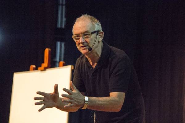 Professores e especialistas analisam os processos da produção artística 