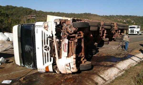 A pista está fechada desde às 18h50 de ontem