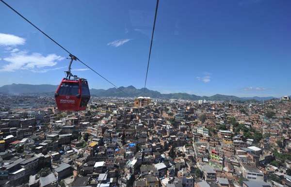 Tiroteio entre militares e criminosos impediu teleférico de funcionar