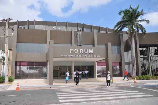 Fachada do Fórum Desembargador Sarney Costa, em São Luís