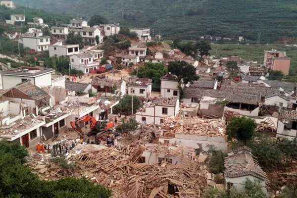 Tremor de terra ocorreu neste domingo (03/08) e deixou pelo menos 1,4 mil feridos