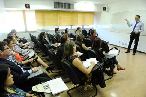 Curso de Português Instrumental oferecido pelo ILB aos servidores do Senado