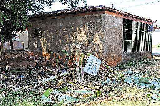 Local onde a jovem foi atacada, na QNO 20: população destruiu a vegetação e pediu a demolição do ponto