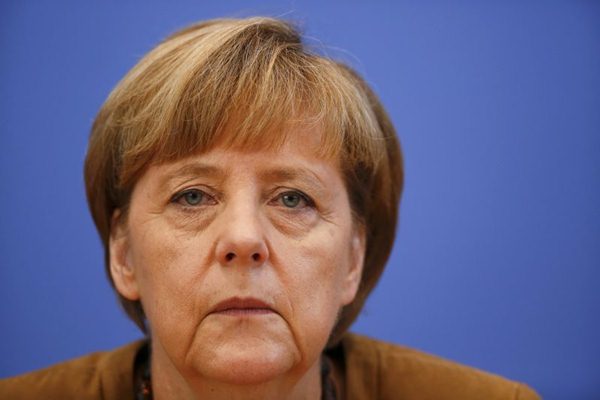 Merkel manifestou sua esperança de que os comboios humanitários cheguem rapidamente ao destino, para aliviar o sofrimento da população no local