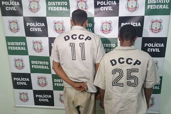 A dupla suspeita do estupro e do assassinato é apresentada na 24ª DP