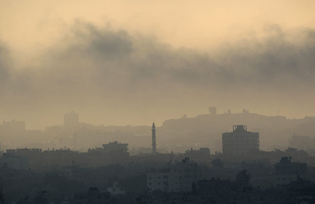 Poeira e cinzas cobrem a Faixa de Gaza: 50º dia da ofensiva de Israel