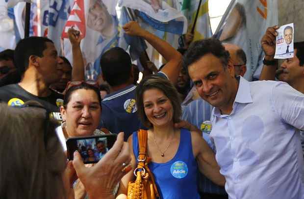 Aécio fez campanha no centro do Rio e avalia que o quadro da eleição presidencial se definirá a partir do dia 15