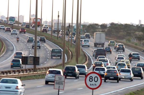 Trânsito na Estrutural permanecerá invertido de 5h45 às 9h em dias úteis